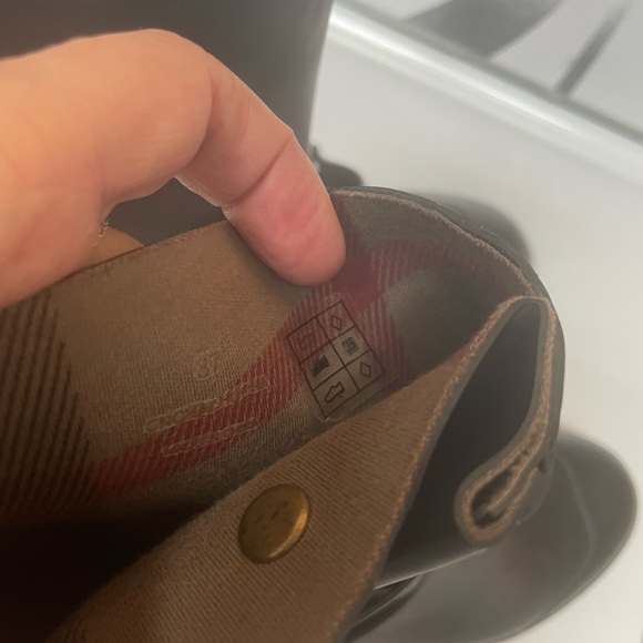 🥾Burberry Rain boots🥾 - Picture 6 of 9